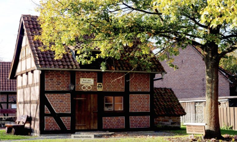 Hagenrunde Backhaus/Dorfplatz